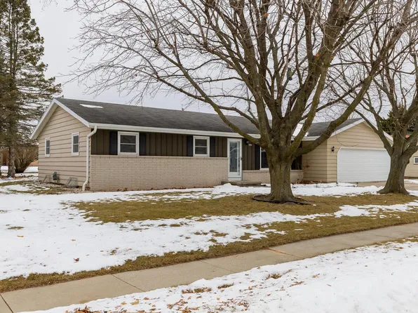 4412 Just COURT, Manitowoc, WI 54220