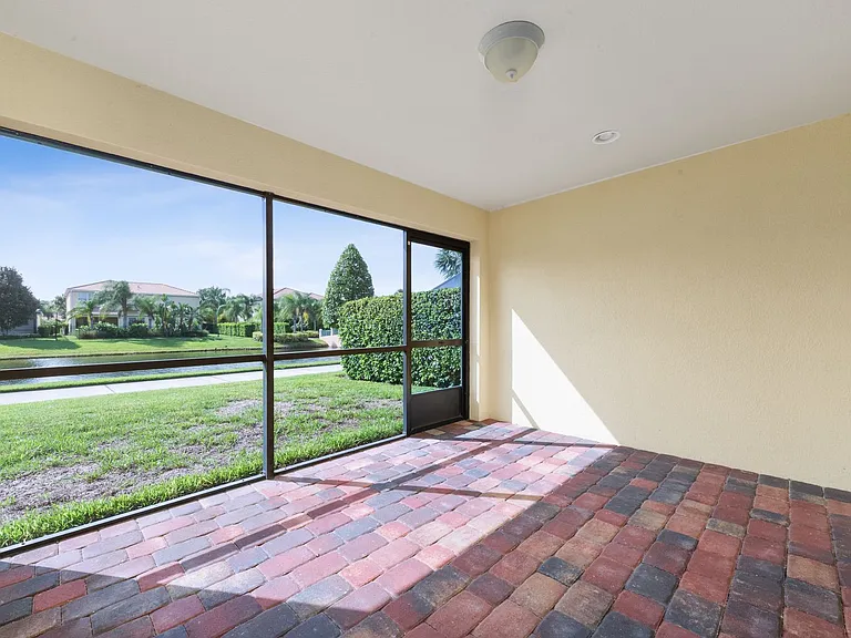 12208 Pescara Ln — Photo 29