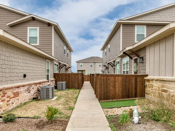 723 Wheatfield Dr, Venus, TX