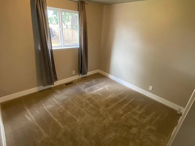 228 Jericho Ave NE — Photo 11