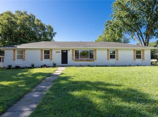 1927 Seneca St, Leavenworth, KS 66048