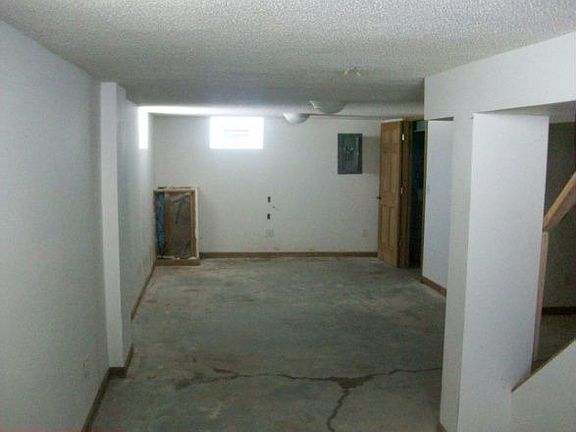 5th image of 2058 Hawthorne Ave E