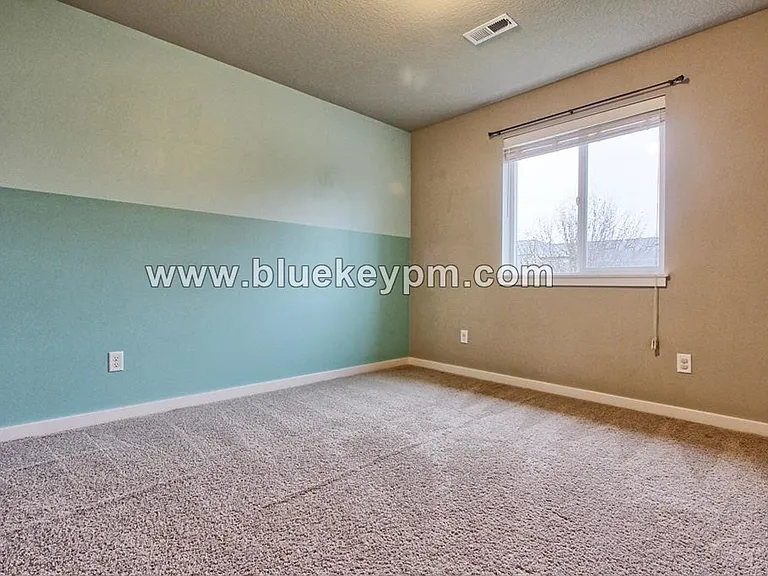 11809 NE 102nd St — Photo 7