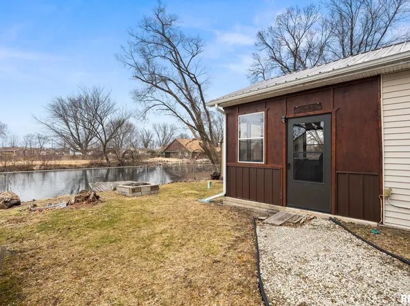 12245 Sunset Dr, Manito, IL 61546