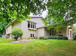 2090 Melody Hill Rd, Excelsior, MN 55331