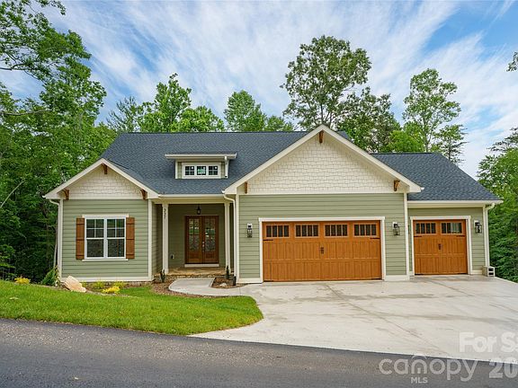 3rd image of 227 Northview Dr