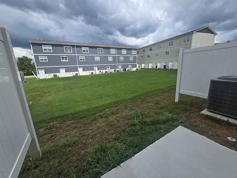 701 Taylor Dr #1 — Photo 9