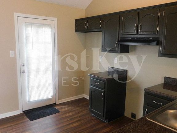 3rd image of 2695 Laurelcrest Cv