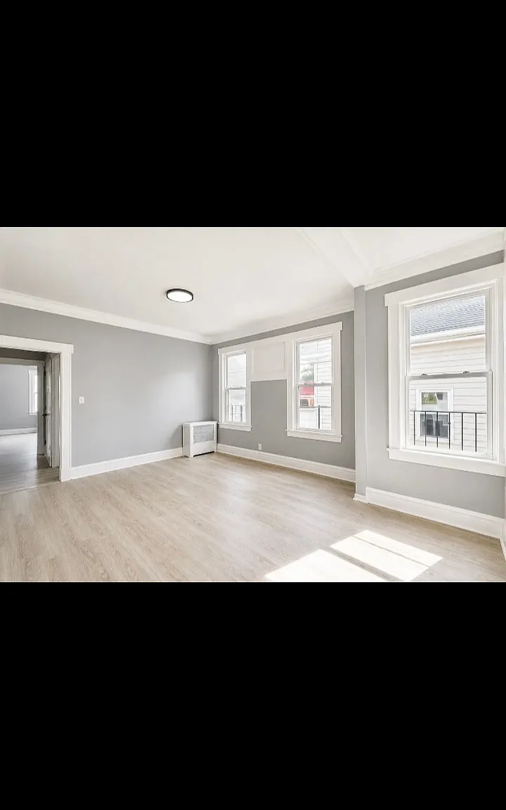 3 bed, $2,175 — Photo 2