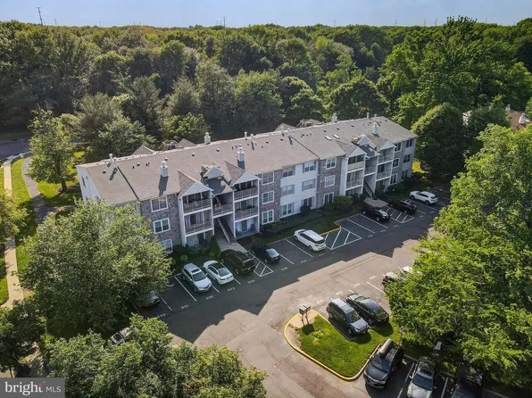 65 Juniper Way, Hamilton, NJ 08619