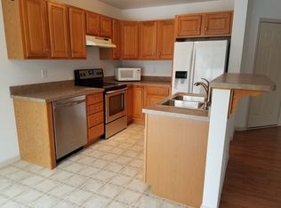 5 Village Dr, Leola, PA 17540