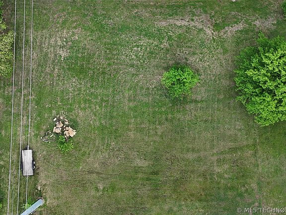 4th image of Maplewood Dr