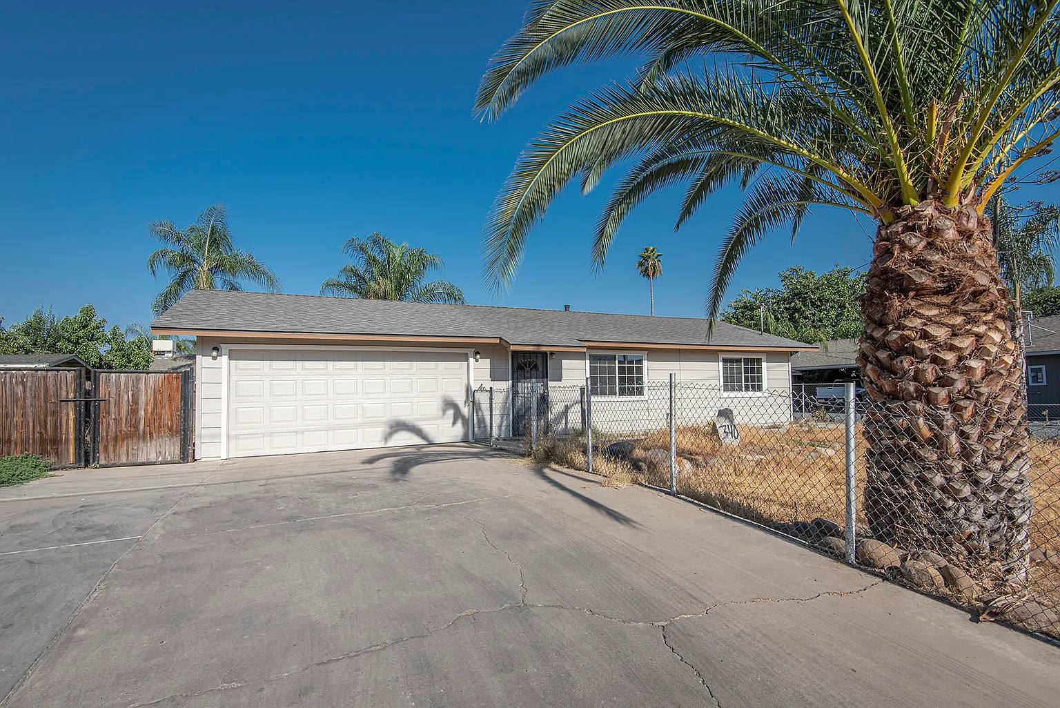 340 Schultz Ter photo 1