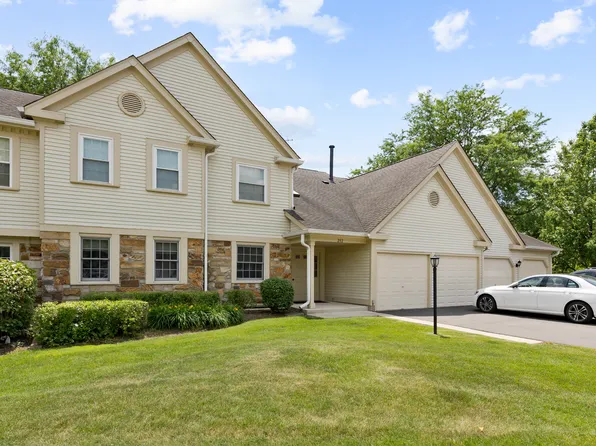 202 Dublin Ln Unit V1, Schaumburg, IL 60194
