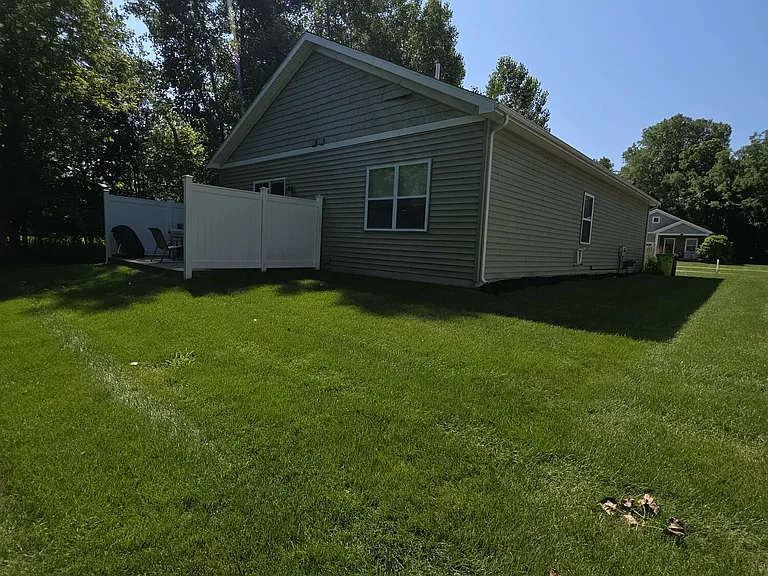 418 W Ellen St — Photo 8