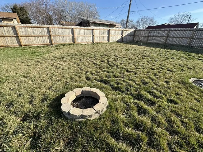 211 S Galena Ave — Photo 14