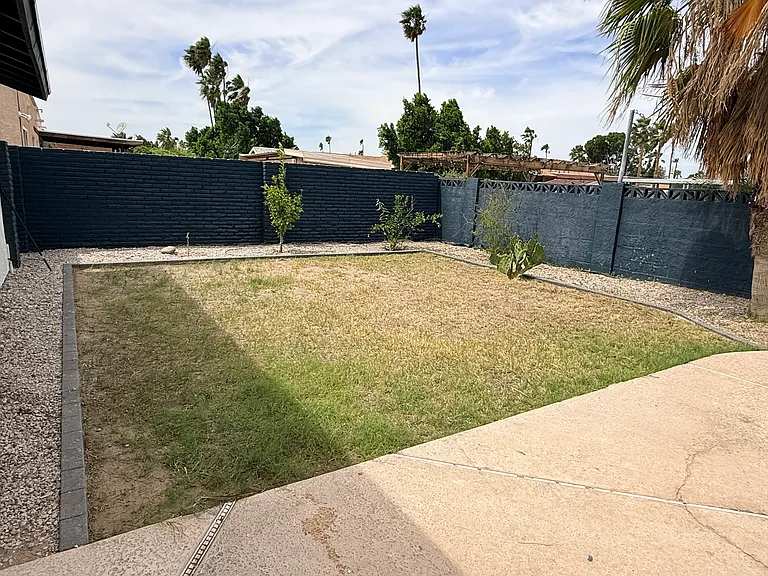 1418 E Kuns Ct — Photo 23