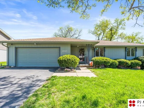 20021 Pearl St, Elkhorn, NE 68022