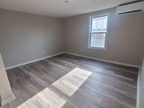 2nd image of 346 Hawthorne Ave Floor 2