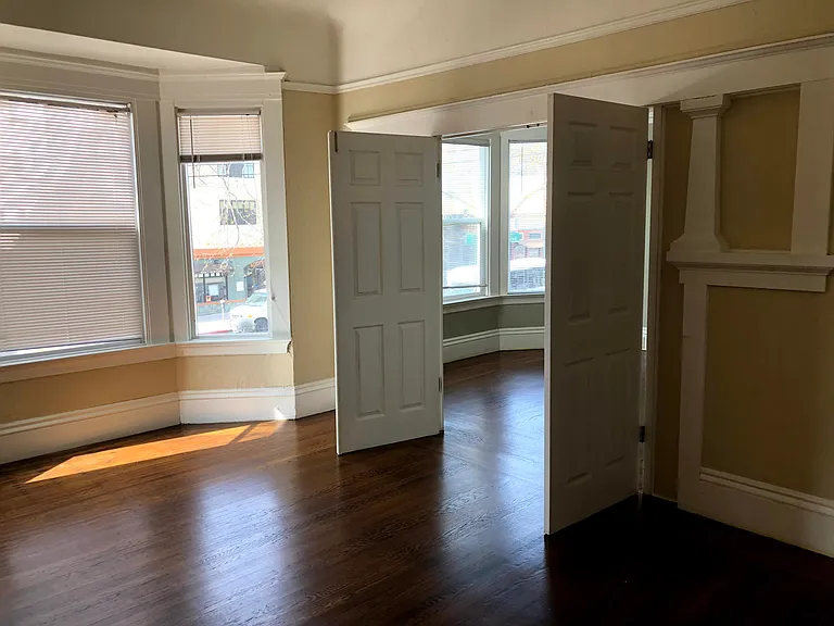 4824 Telegraph Ave — Photo 2
