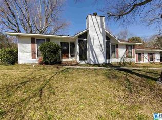 1524 King Charles Ct, Alabaster, AL 35007