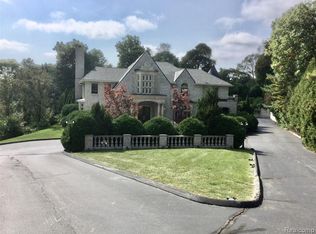 71 Kingsley Manor Dr, Bloomfield Hills, MI 48304