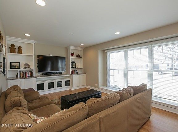 2nd image of 901 Brendon Dr