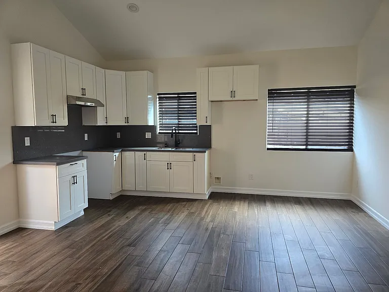 15421 S Williams Ave #1/2 — Photo 15