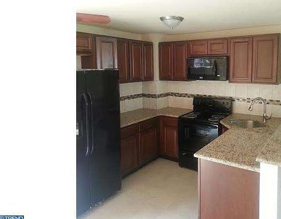 5th image of 38 Gershwin Cir