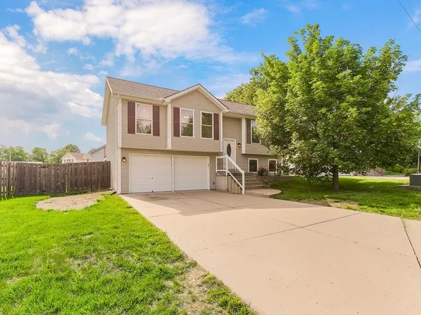 8104 NW 77th Ct, Kansas City, MO 64152