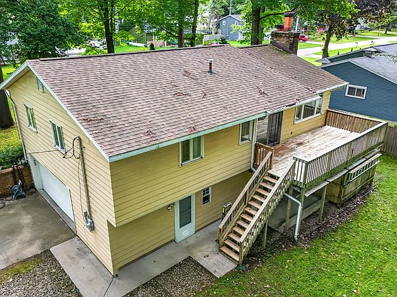 4th image of 991 Cheboygan Dr