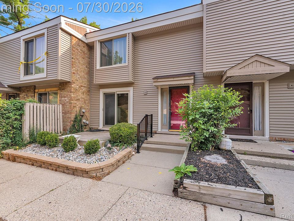 1st image of 1424 Oakbrook E