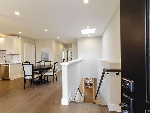 5th image of 2642 Ulloa St