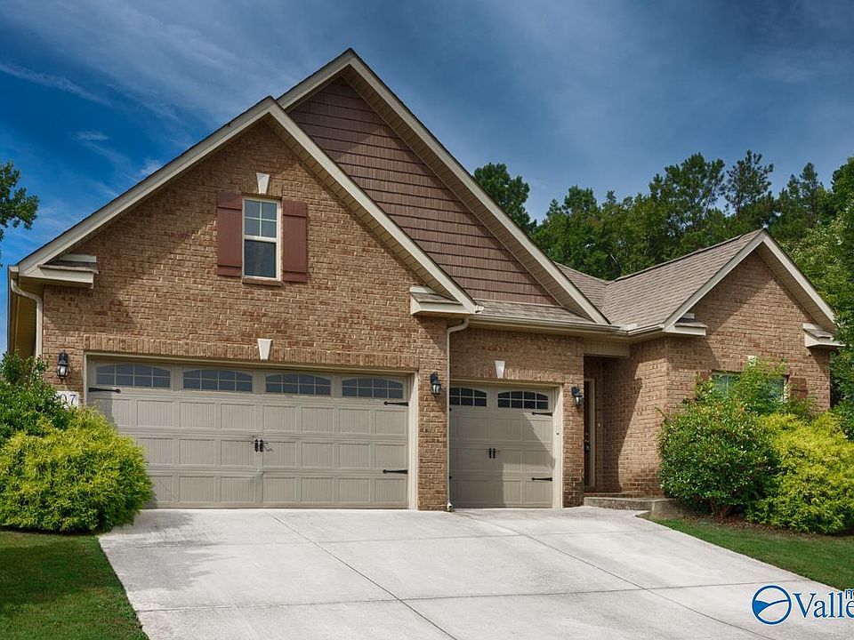 1st image of 207 Blackwood Dr