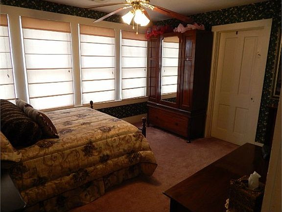 4th image of 421 N Chautauqua St