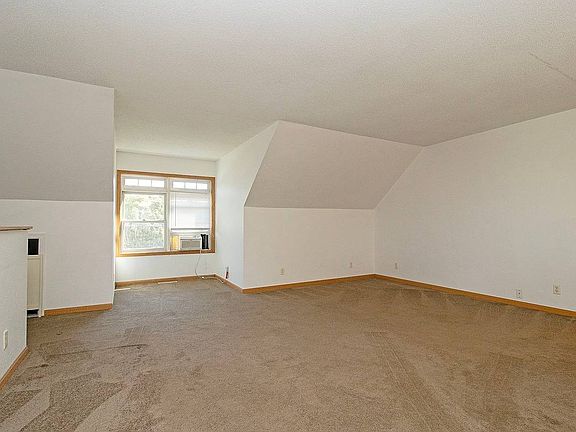 3rd image of 1563 6th Ave N