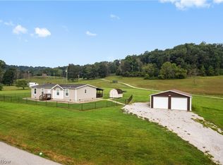 9098 Bonds Creek Rd, Ellenboro, WV 26346