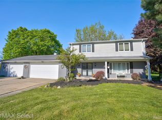 1490 Dyemeadow Ln, Flint, MI 48532