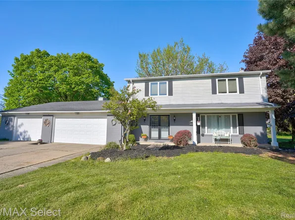 1490 Dyemeadow Ln, Flint, MI 48532