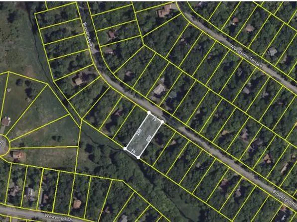 79 Brookfield Rd, Lake Ariel, PA 18436