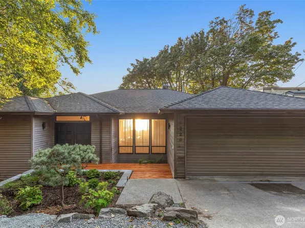 5225 SW Jacobsen Road, Seattle, WA 98116