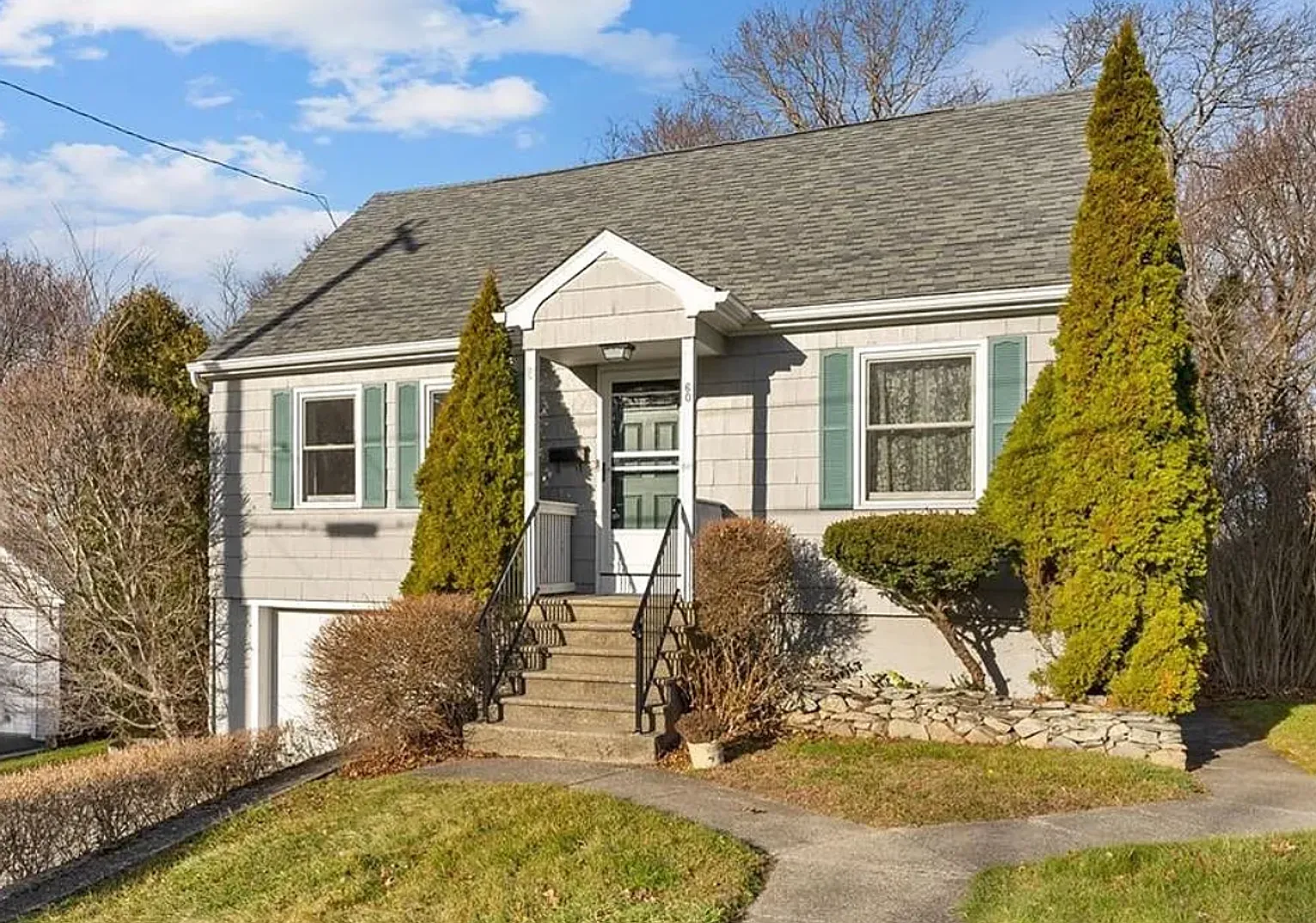 Newly Renovated House for Rent in Tiverton! — Photo 1