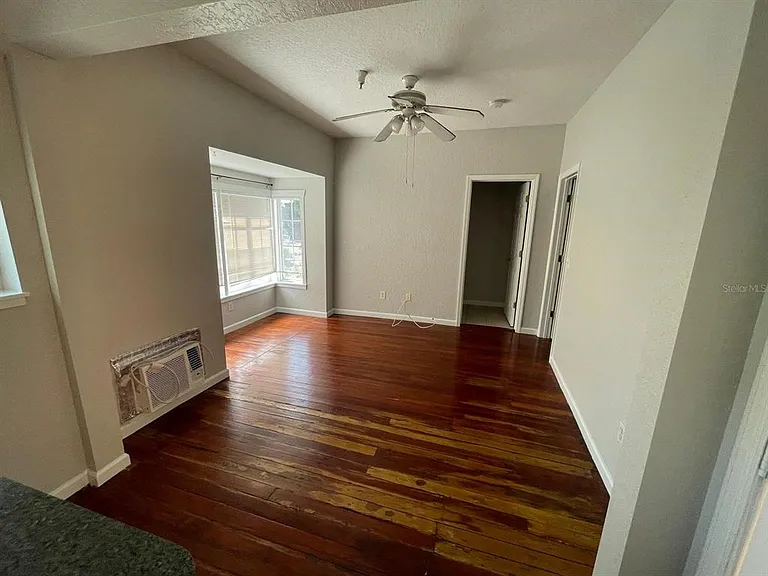 255 6th Ave N #3 — Photo 5