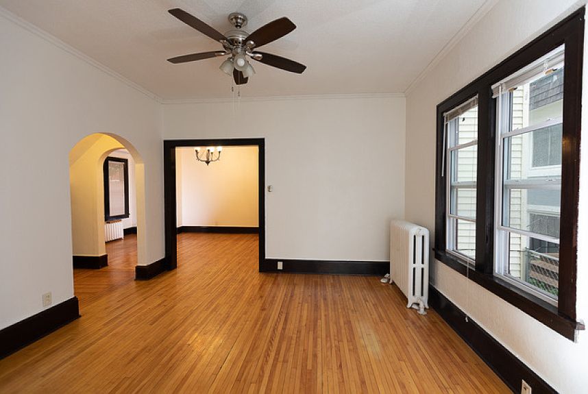 1st image of 3036 Pleasant Ave #1