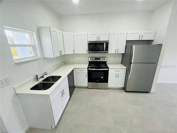 5th image of 1059 CELLINI STREET