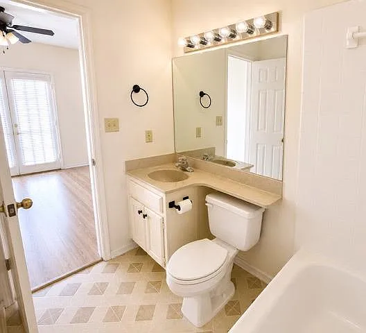 706 W 22nd St #205 — Photo 10