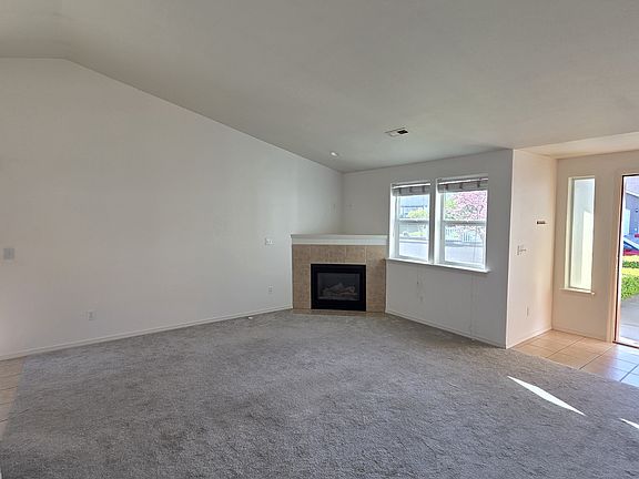 5th image of 1141 SE Scenic View Dr