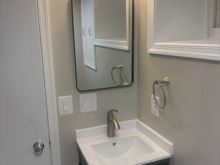 534 E Luray Ave — Photo 15