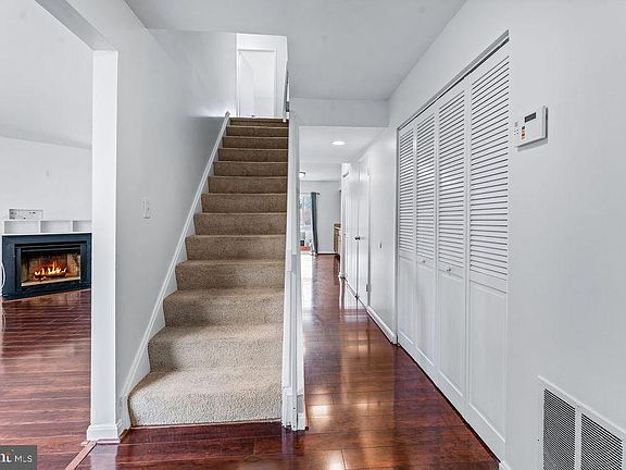 3rd image of 10390 Faulkner Ridge Cir Unit 4-8