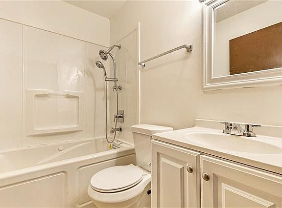 4th image of 332 Dome Dr